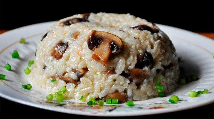 Brown Rice Mushroom Pilaf | Pilaf cu ciuperci