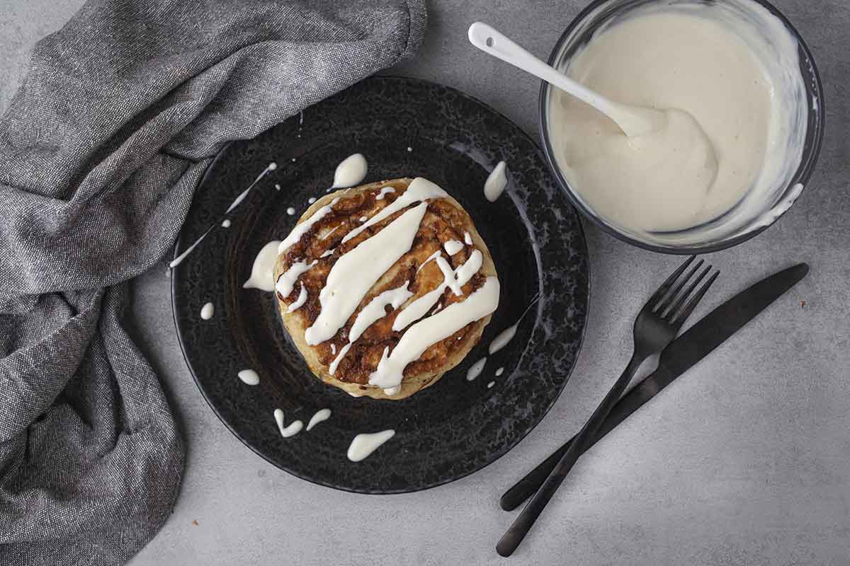 Cinnamon Bun Pancakes - swirl dessert
