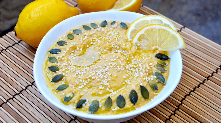 Light & Fresh Lemony Hummus Dip | Hummus light de vara